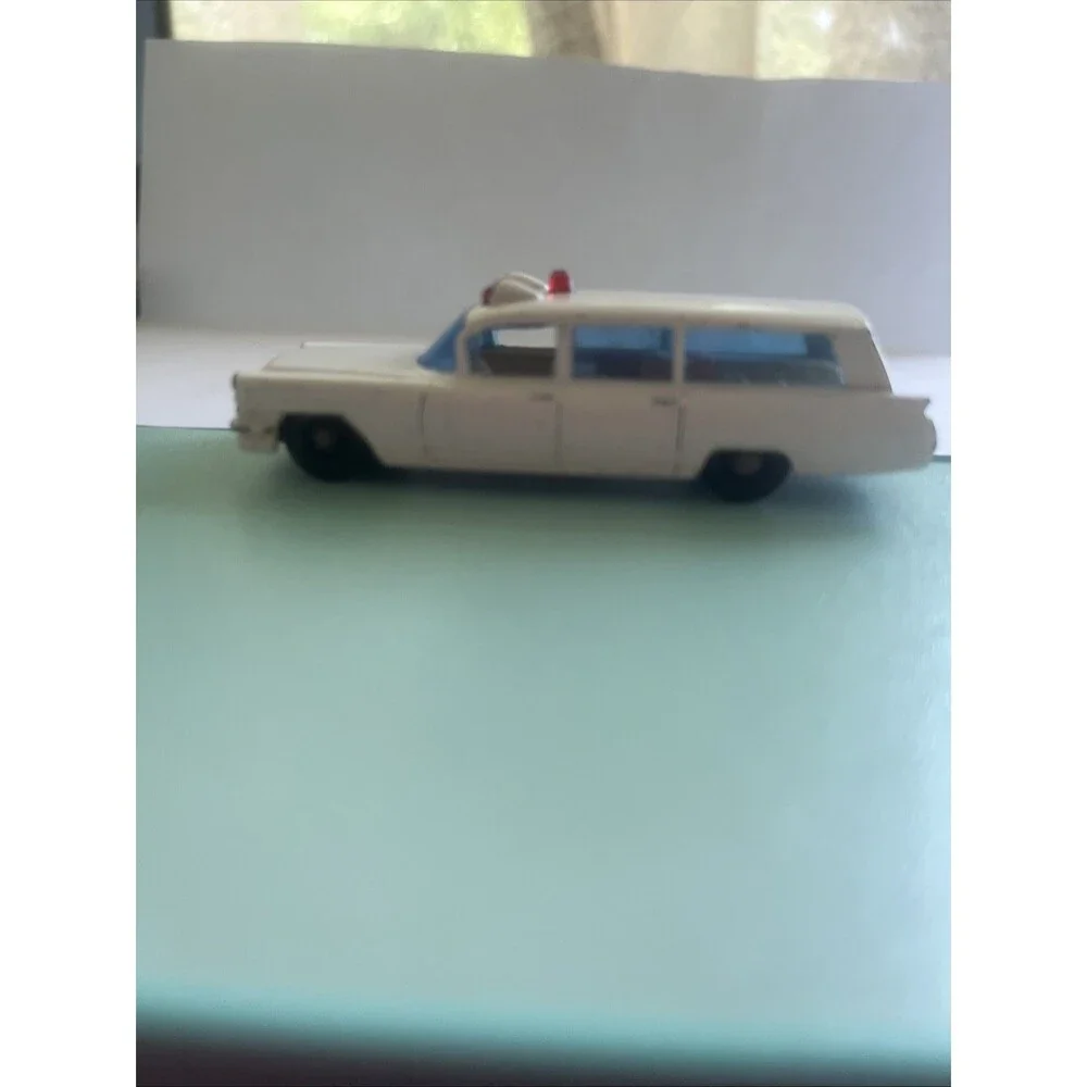 Vintage 1960s Matchbox Lesney #54 White S&S Cadillac Ambulance